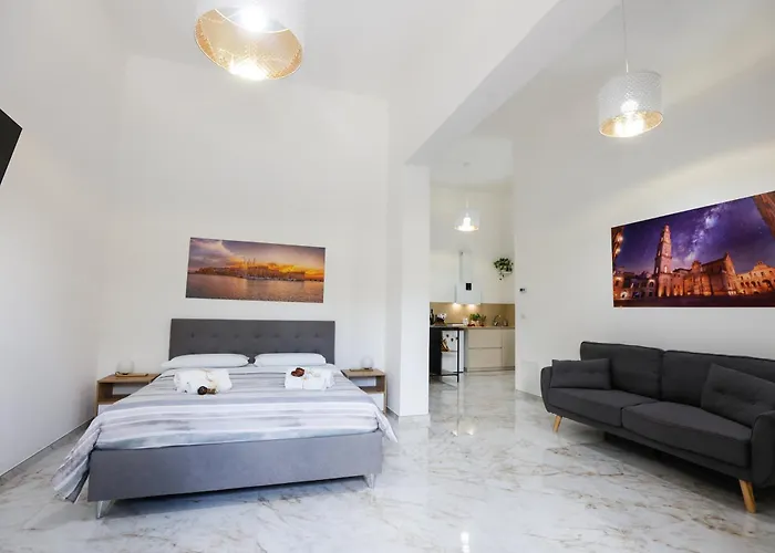 Elegante Suite Con Giardino Nel Centro Lecce - Free Parking - Wifi